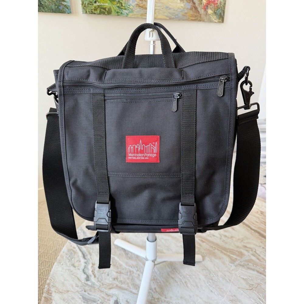 NWT Manhattan Portage Commuter Laptop Bag Messenger Backpack Black Travel City